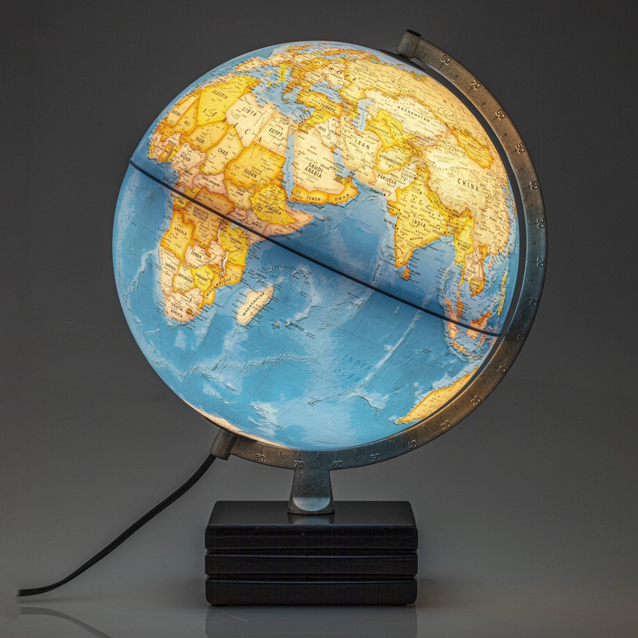 Aviator Globe
